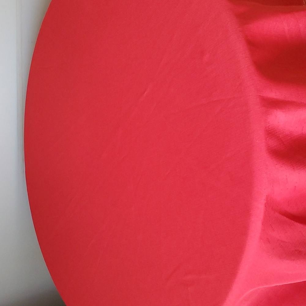 Chestnut Lane Red Round Etched Christmas Holiday Tablecloth 70 IN D